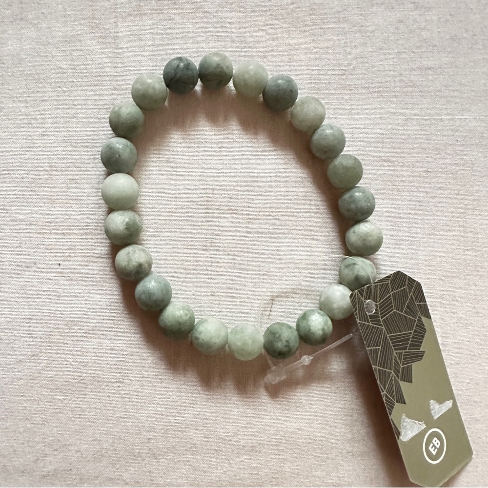 Jade Healing Bracelet - Picture 2 of 3